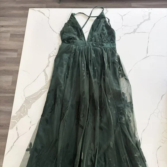 Formal Dress - Picture 1 of 3